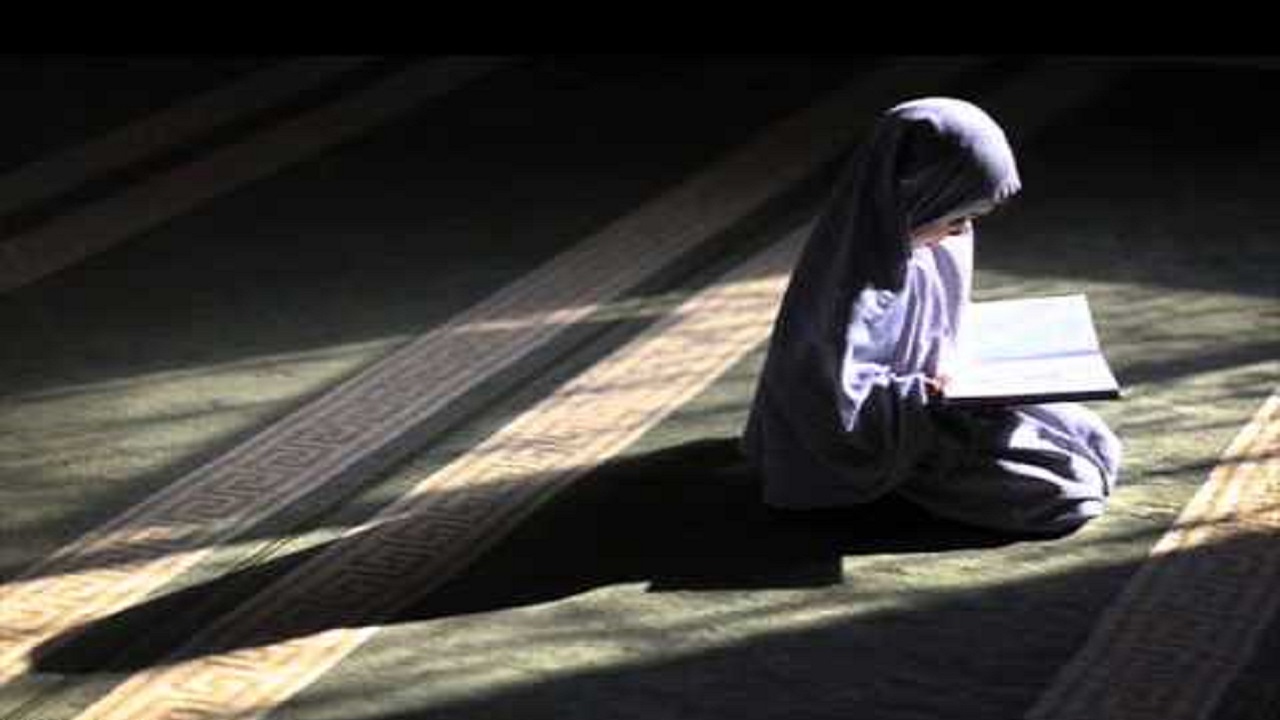 شابة في جدة تتغلب على الإعاقة بحفظ القرآن