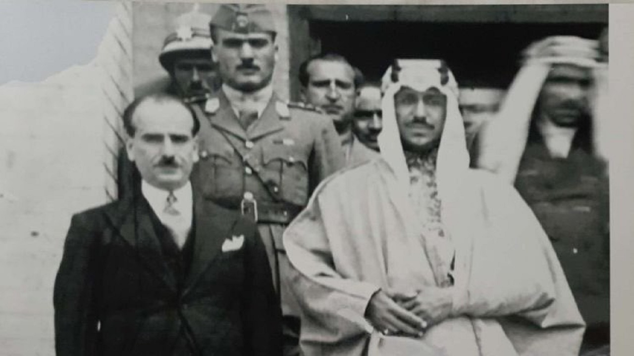 صورة نادرة للملك سعود &#8220;ولي العهد آنذاك&#8221; في العراق