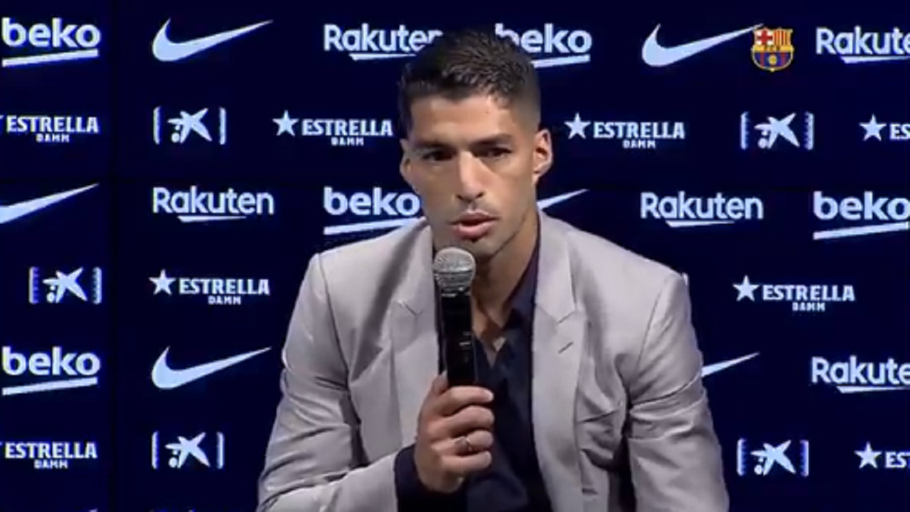 بالفيديو.. سواريز يبكي خلال إعلانه الرحيل عن برشلونة