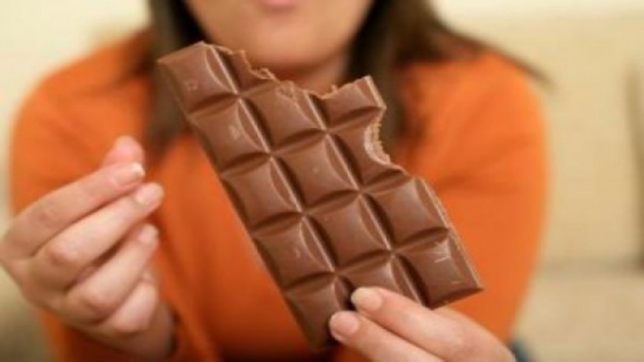 تناول الشوكولاتة أثناء الحمل يزيد وزن الجنين