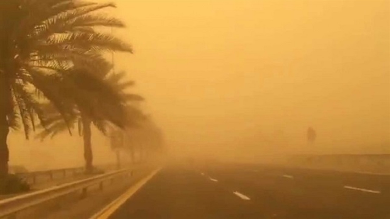 عاصفة ترابية على طريق خبير-العلا و&#8221;النقل&#8221; يدعو للحذر