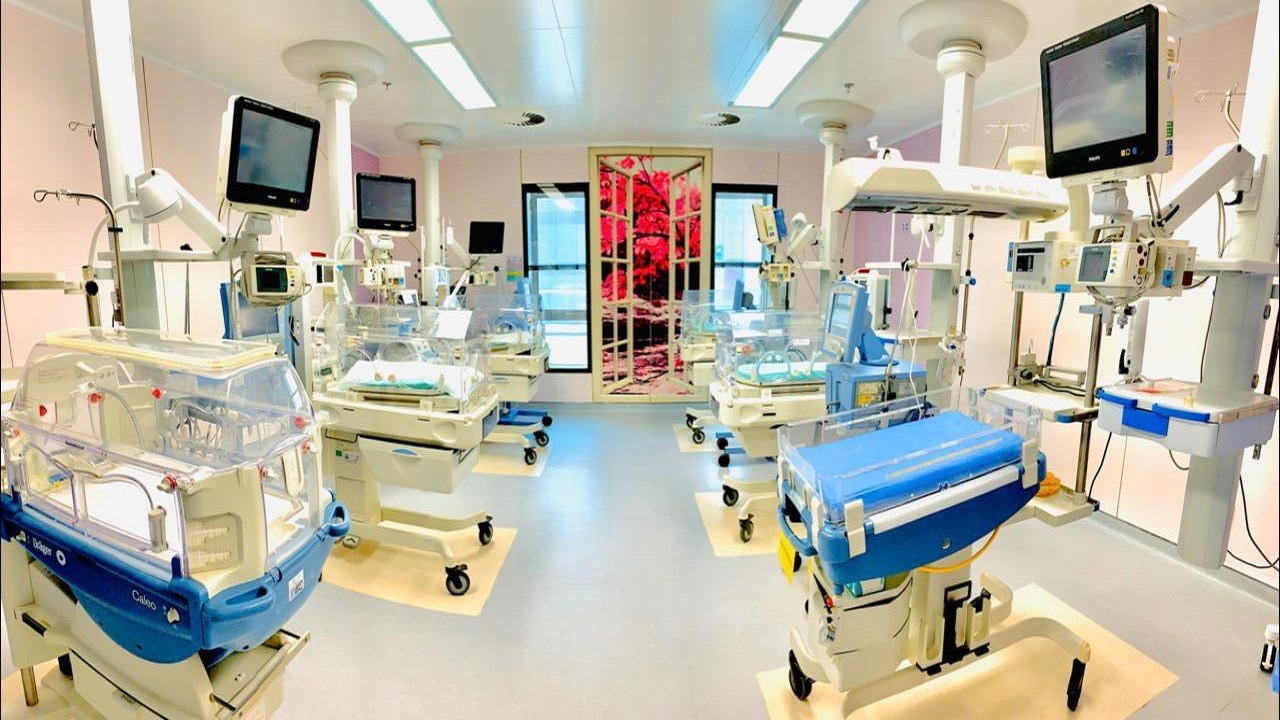 فريق طبي بمستشفى خميس مشيط للولادة ينهي معاناة رضيعة بعمر 25 إسبوعاً