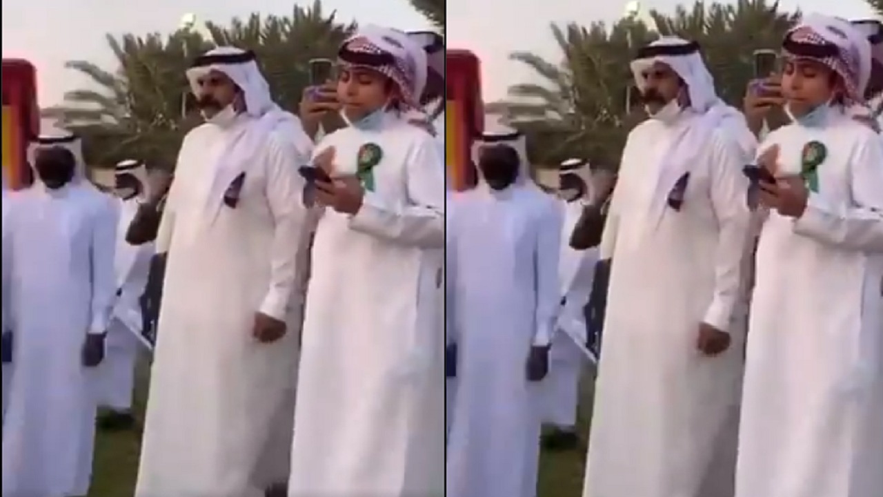 طفل يلقي قصيدة أمام أمير حائل(فيديو)