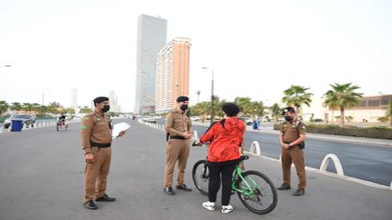 شاهد.. شرطة مكة المكرمة تجري جولاتها الميدانية في المواقع السياحية