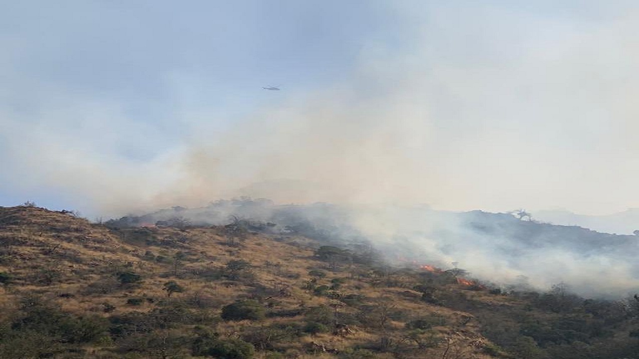 الدفاع المدني: لا إصابات في حريق جبل عمد ولازالت عمليات إخماد الحريق مستمرة