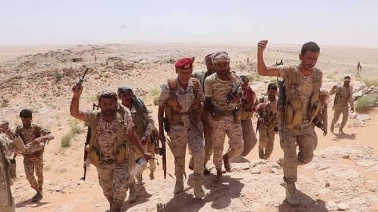 الجيش اليمني يسيطر على مركز قيادة وغرفة اتصالات عسكرية للحوثيين