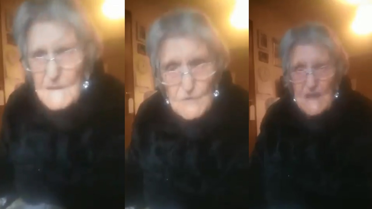 فيديو مؤثر.. بكاء مسنة داخل إحدي دور الرعاية لرؤية أبنائها