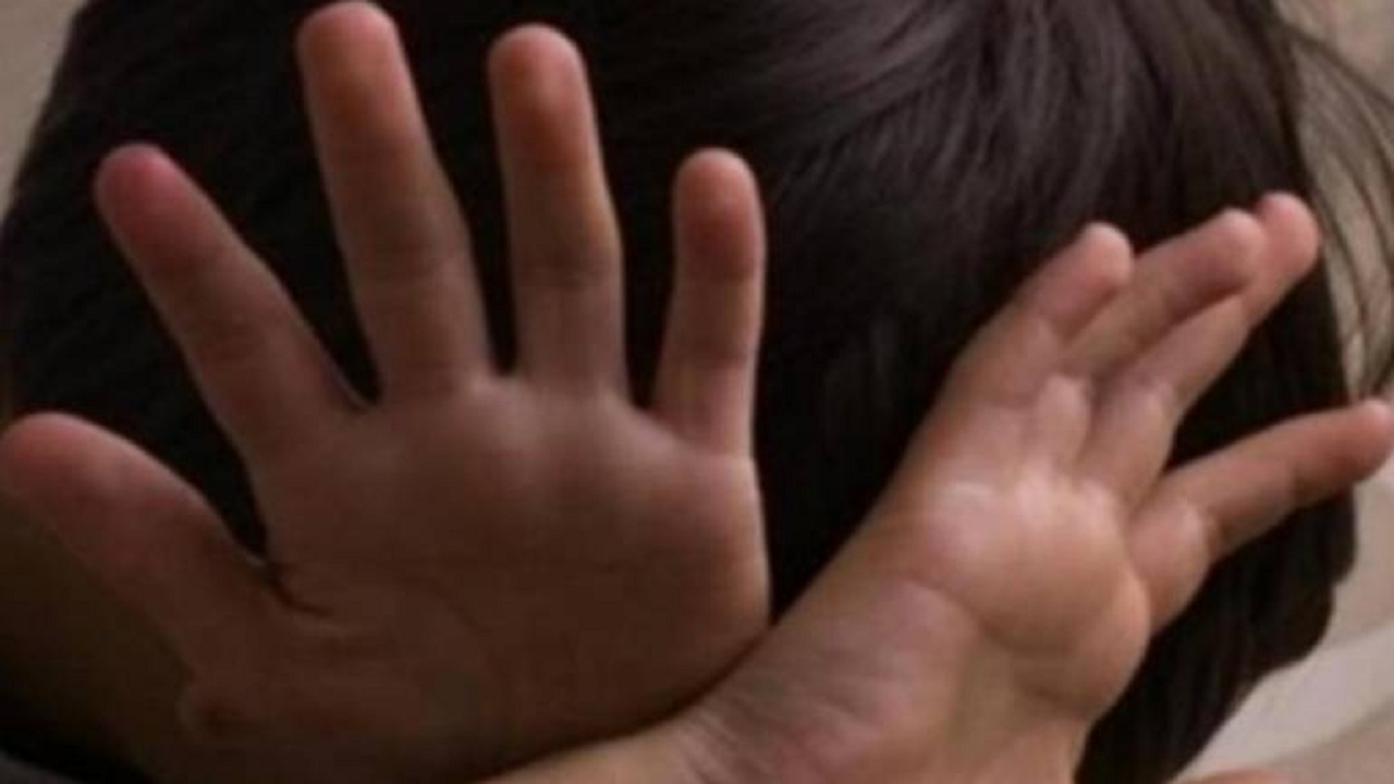 قرار مفاجئ لوالدة الطفل السوري المغتصب بلبنان