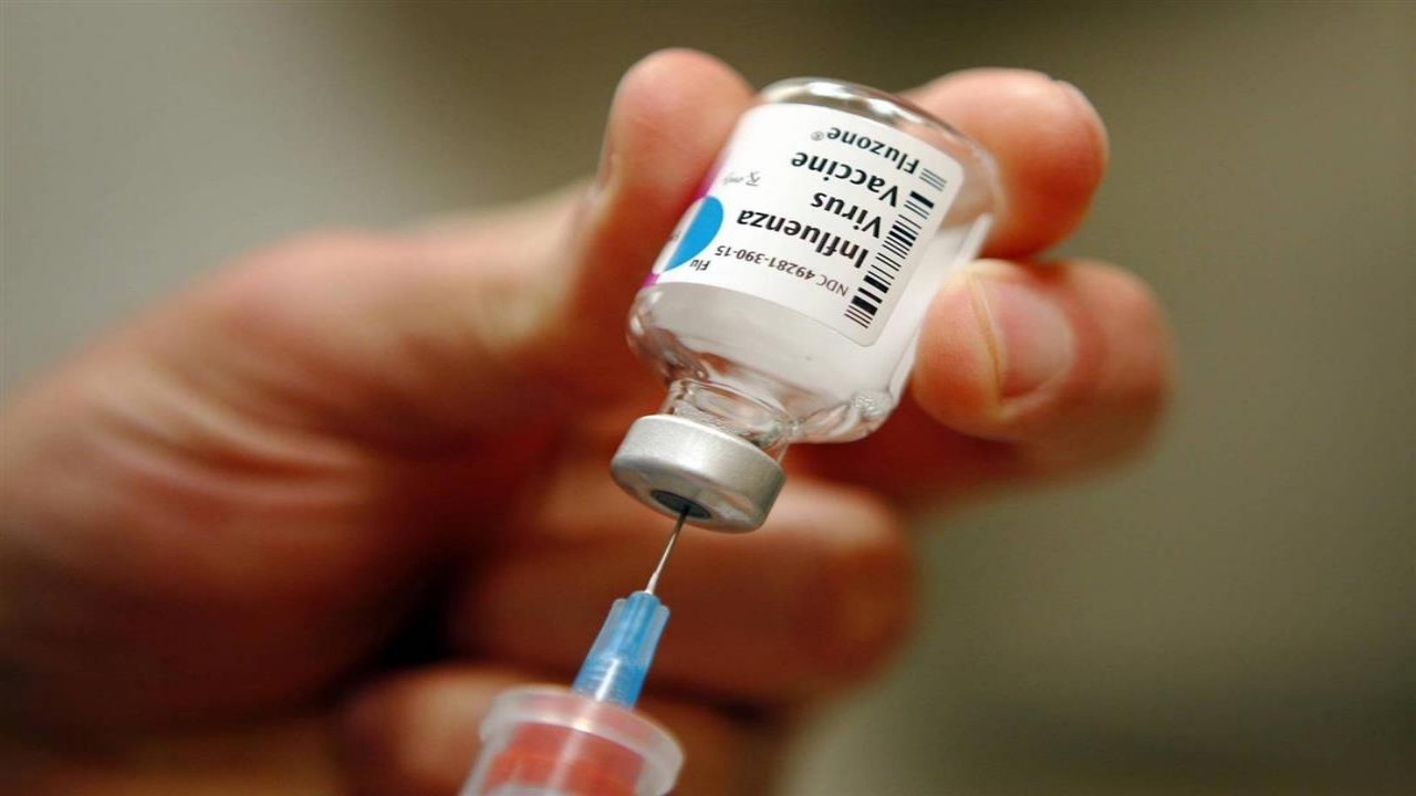 «الصحة» تكشف موقف الحوامل والمرضعات من لقاح الإنفلونزا الموسمية