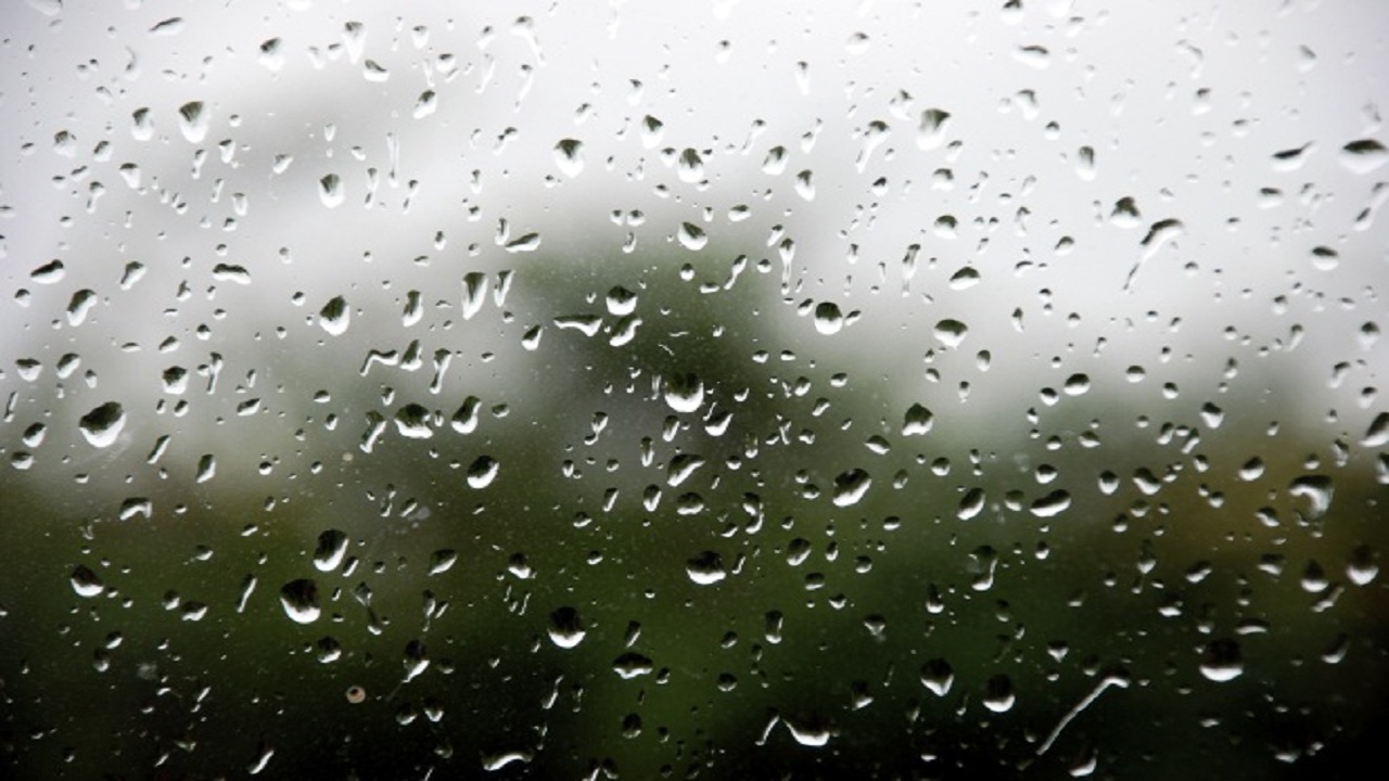 الحصيني: أمطار متفاوتة وحبات برد على 5 مناطق