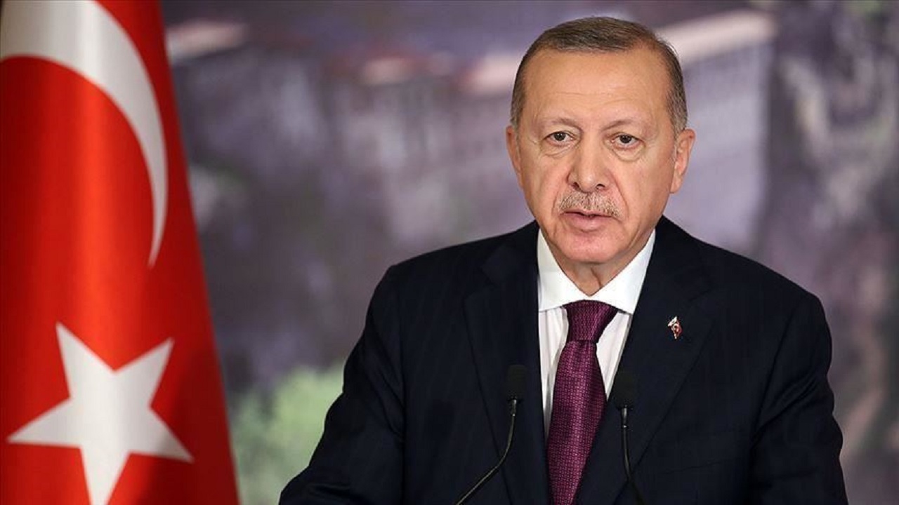 بالفيديو .. أردوغان يُوزع مجدداً &#8220;أكياس الشاي&#8221; على مواطنيه