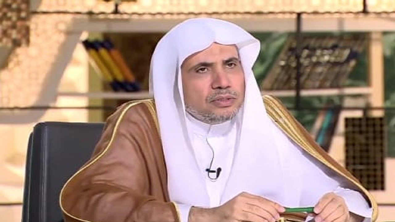 بالفيديو.. أمين عام رابطة العالم الإسلامي يوضح الرد العملي على الرسوم المسيئة للنبي ﷺ