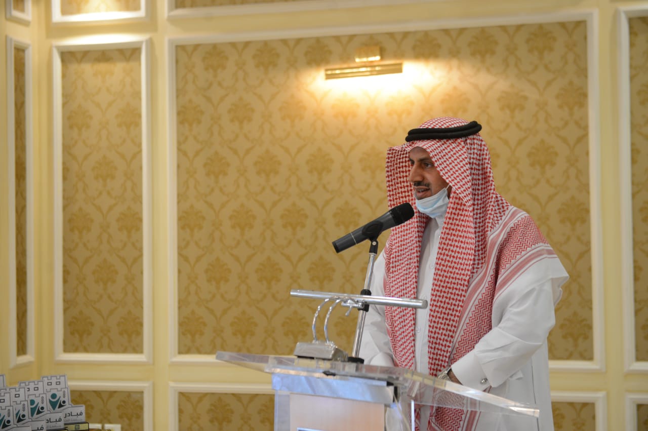 رئيس جامعة الملك خالد يكرم المتميزين في معسكر رمضان البرمجي في لغة بايثون