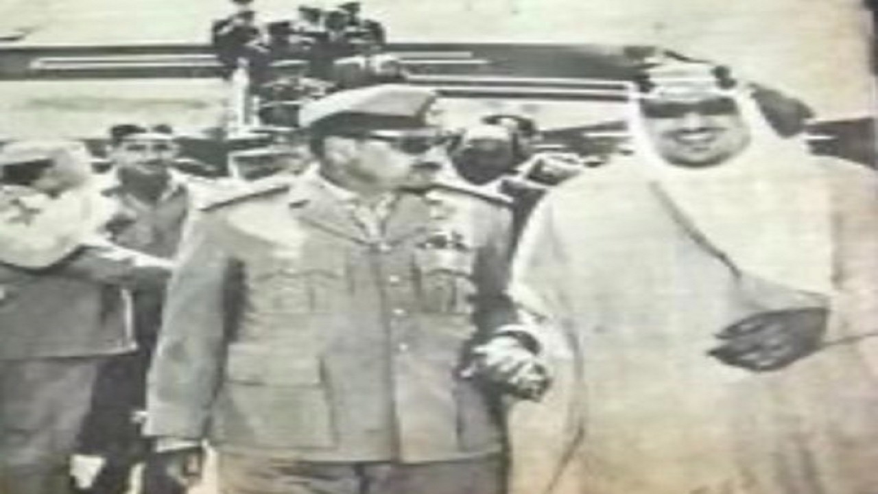 صورة نادرة من زيارة الملك سعود لليمن قبل 53 عاما