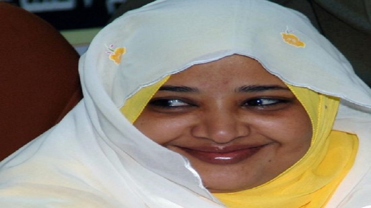 إطلاق سراح زوجة عمر البشير لتدهور صحتها