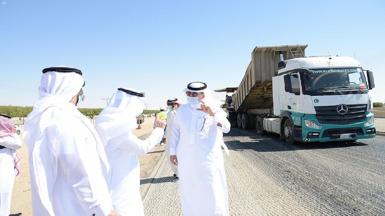 وزير النقل يقف على أعمال الإصلاح والصيانة الوقائية على طريق الرياض الطائف