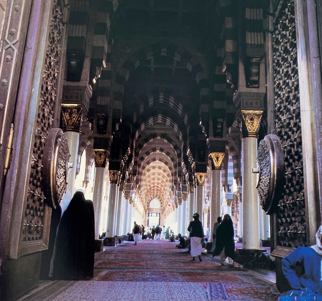 منظر جميل من المسجد النبوي الشريف قبل حولي 35 سنة