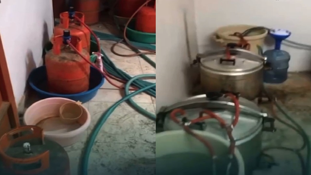 بالفيديو.. القبض على 6 وافدين أداروا مصنعين للخمور داخل منزلي بالرياض
