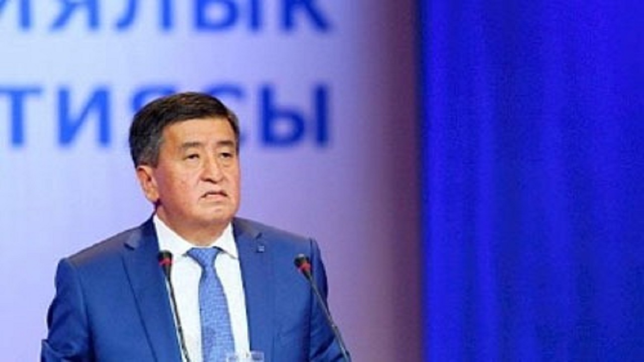 الرئيس القرغيزي يقدم استقالته بسبب العنف الذي تشهده بلاده
