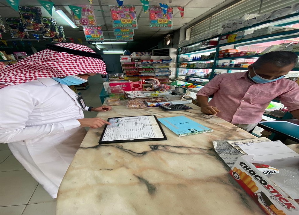 إغلاق 6 محلات ومطاعم خلال الجولات الرقابية المسائية في رجال ألمع