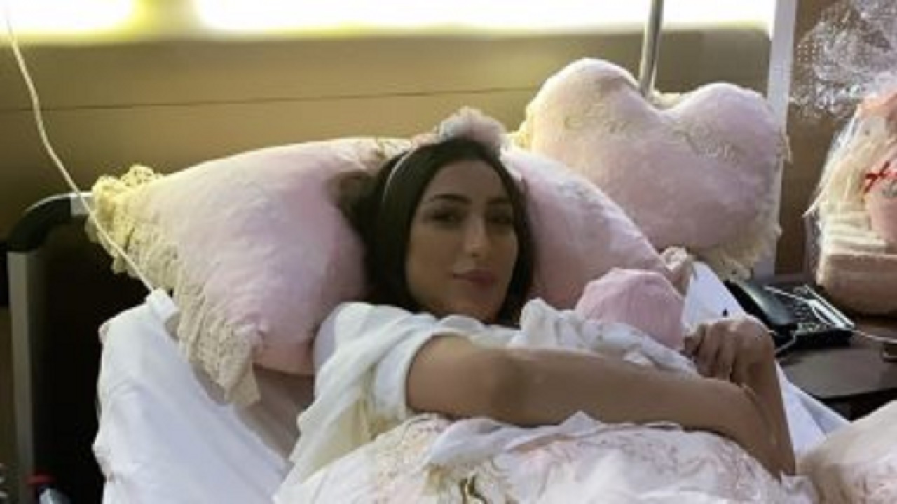 بالفيديو.. دنيا بطمة مع مولودتها من داخل المستشفى وتكشف عن اسمها