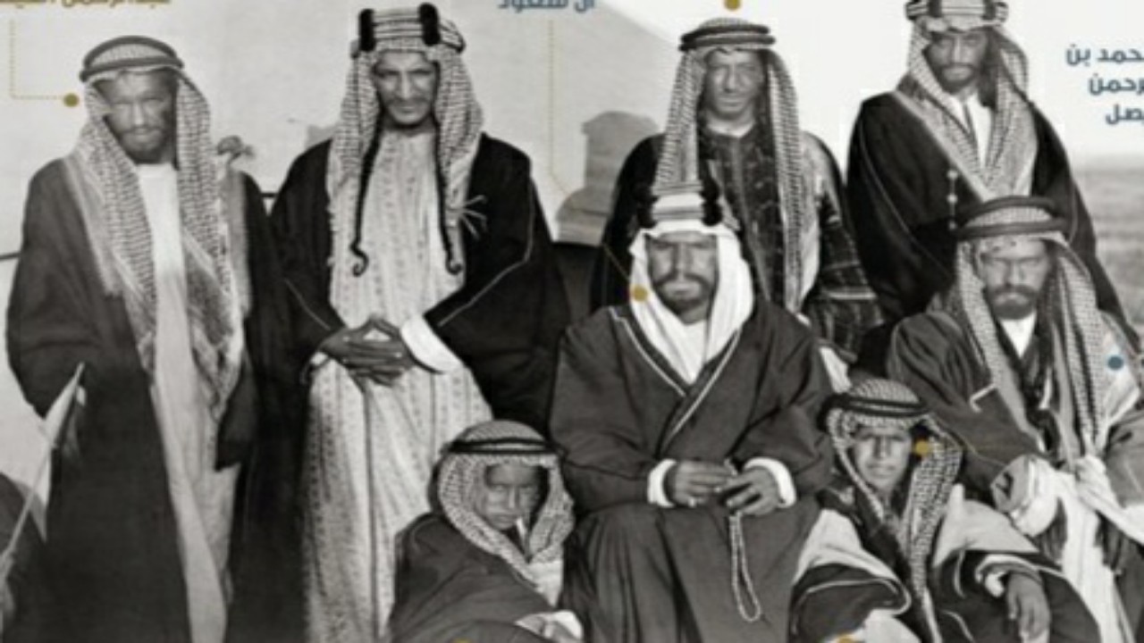 صورة تاريخية نادرة للملك عبدالعزيز في ثاج بالمنطقة الشرقية 