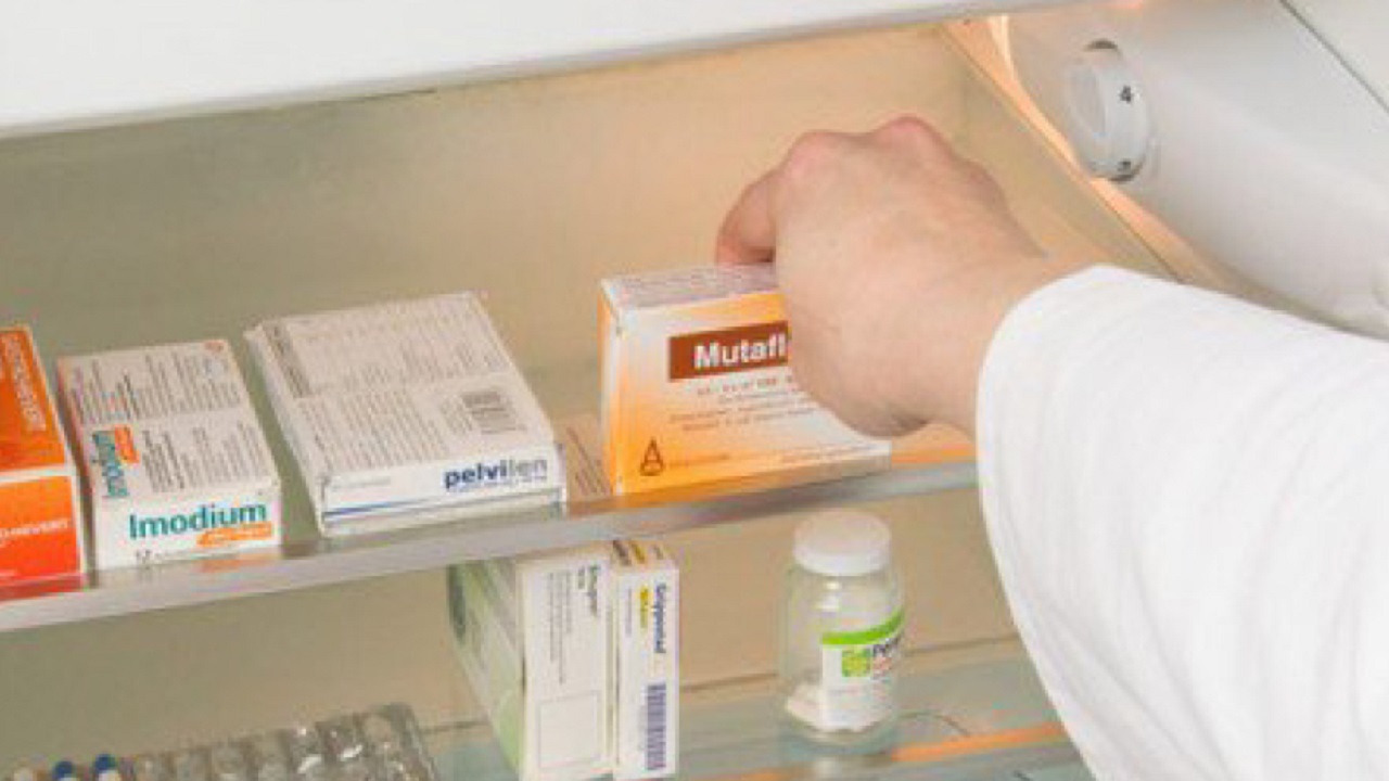 &#8221; الغذاء والدواء &#8221; تحذر من استخدام الأدوية بعد تخزينها لفترة طويلة في الثلاجة