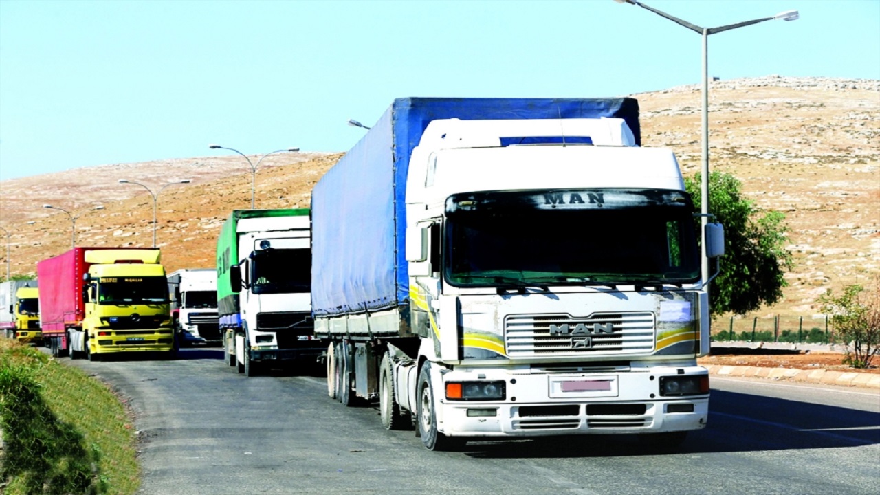 منع الشاحنات الأجنبية بالمملكة من تداول البضائع محليا