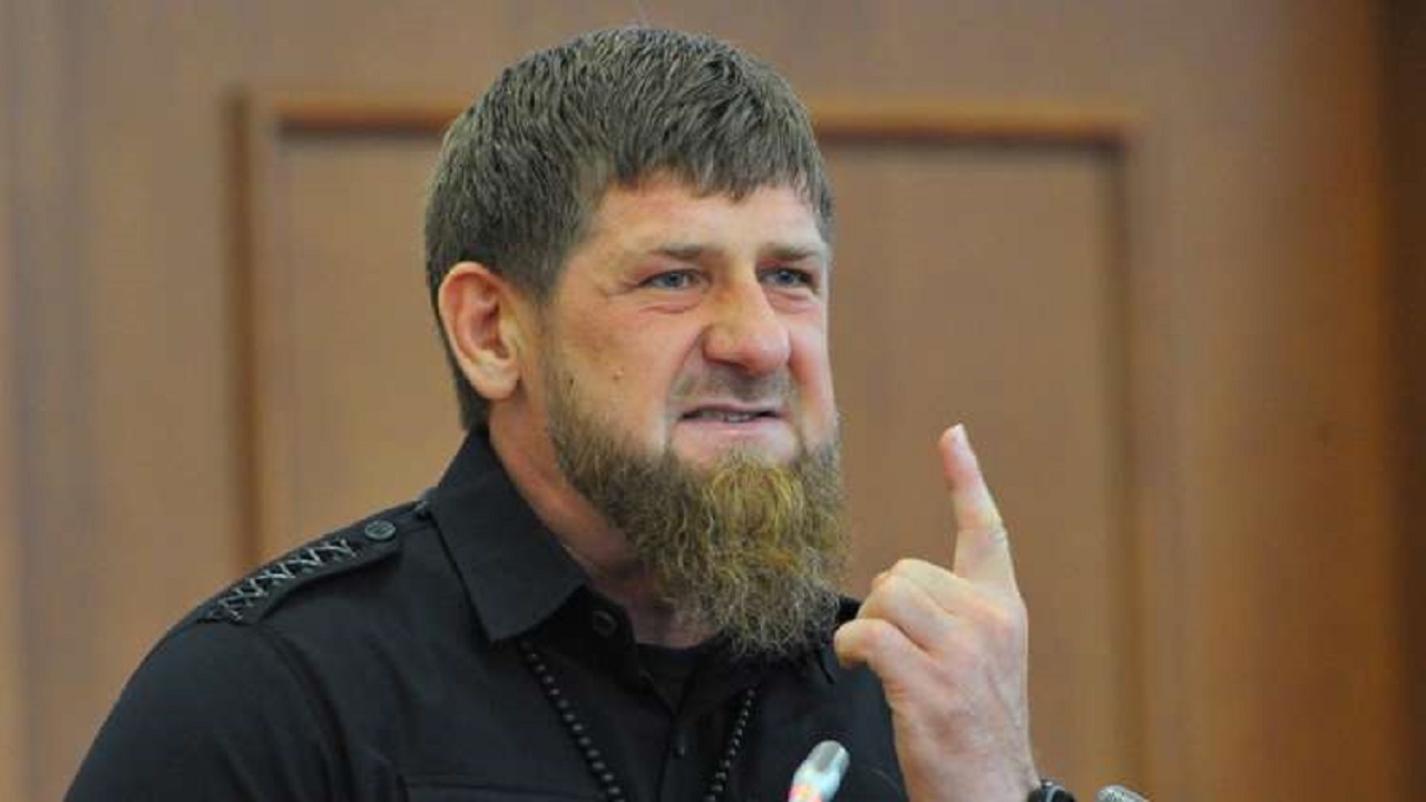 بعد قطع رأس المسيئ للرسول ﷺ..رئيس الشيشان يحذر من استفزاز المسلمين