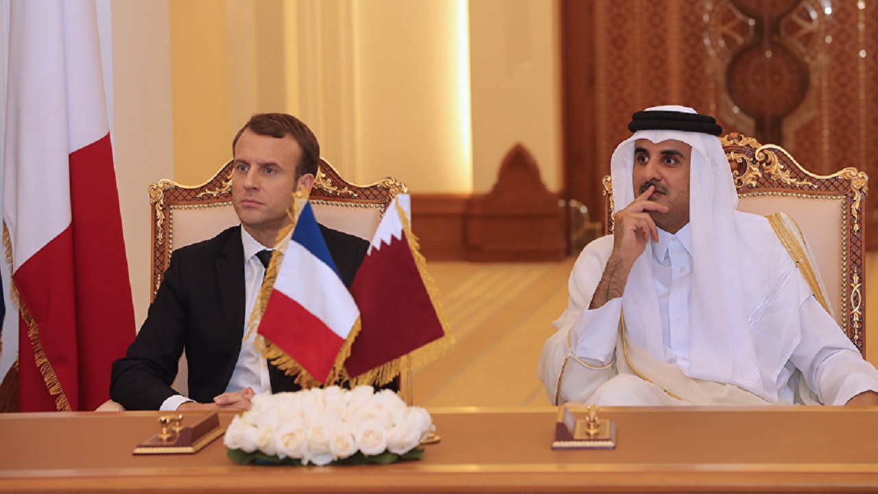 موقع فرنسي يكشف الفضيحة &#8221; قطر طلبت التكفُّل برعاية ضحايا الإرهاب المسيئين للرسول&#8221;