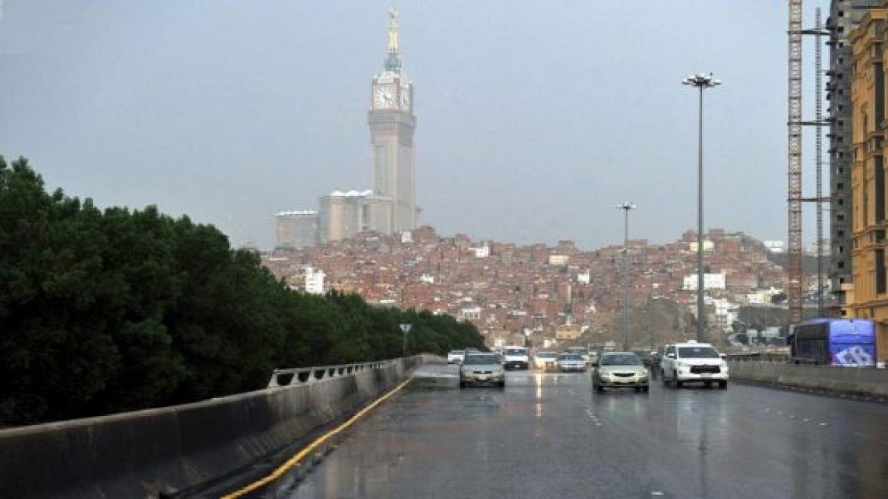 أمطار رعدية على مكة تستمر حتى المساء