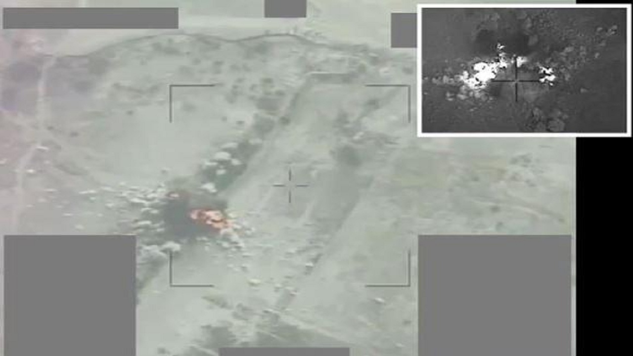 بالفيديو.. لحظة استهداف آليات الميليشيا الإرهابية بمأرب والجوف اليمنية