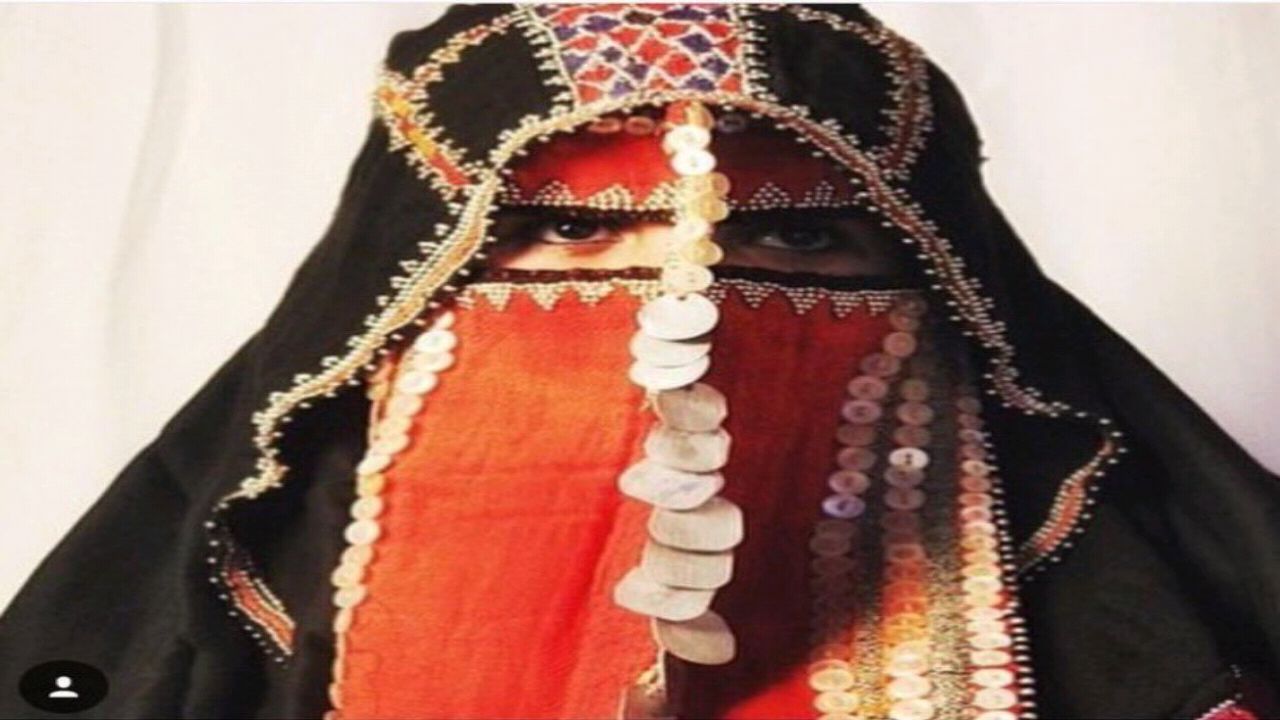 بالصور.. لباس نساء الحجاز  قديماً يجمع بين الأناقة والحشمة