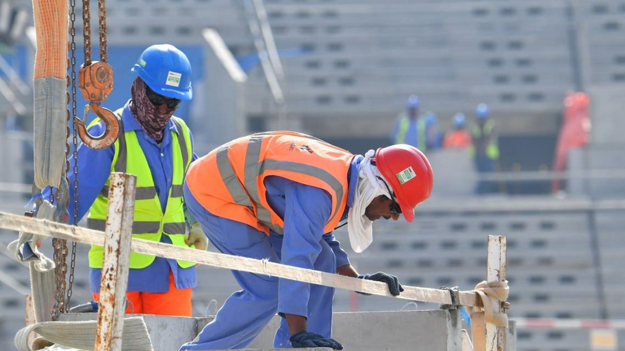 &#8220;العفو الدولية&#8221; تحذر قطر من تعنتها ضد عمال مشاريع مونديال 2022