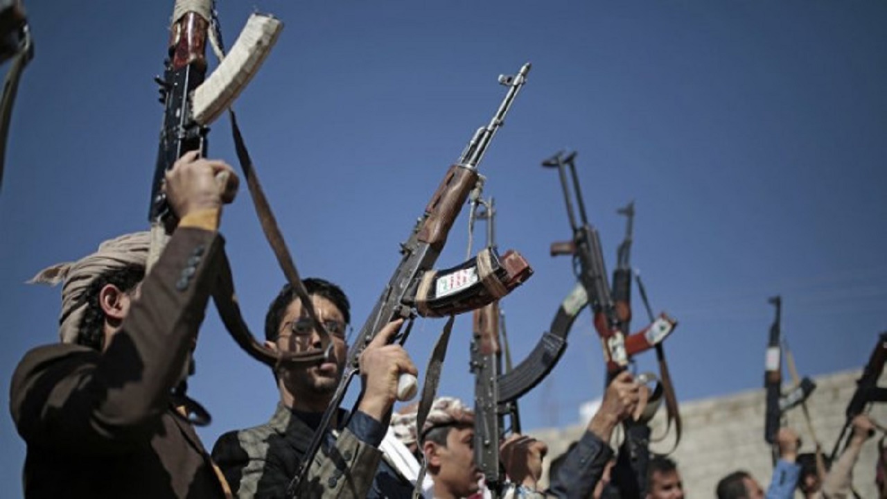 إيران تتهم وزراء الحوثي بالفساد لتعيين عناصرها الجديدة المدربة