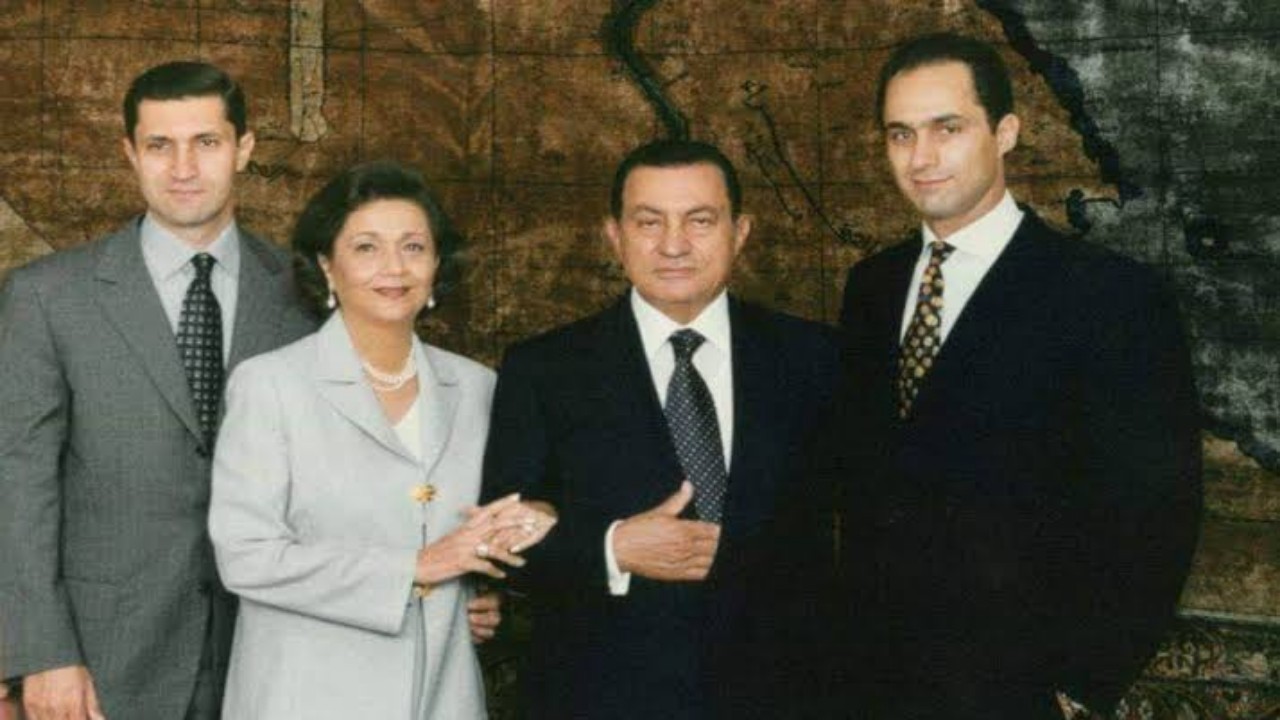 إنهاء قرار المنع من التصرف بالأموال الصادر بحق أسرة مبارك