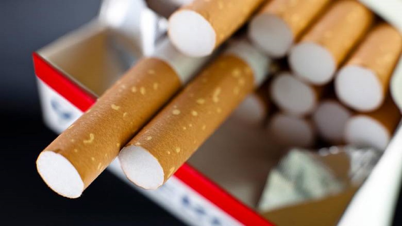 دولة تحظر بيع السجائر لمساعدة شعبها في الإقلاع عن التدخين