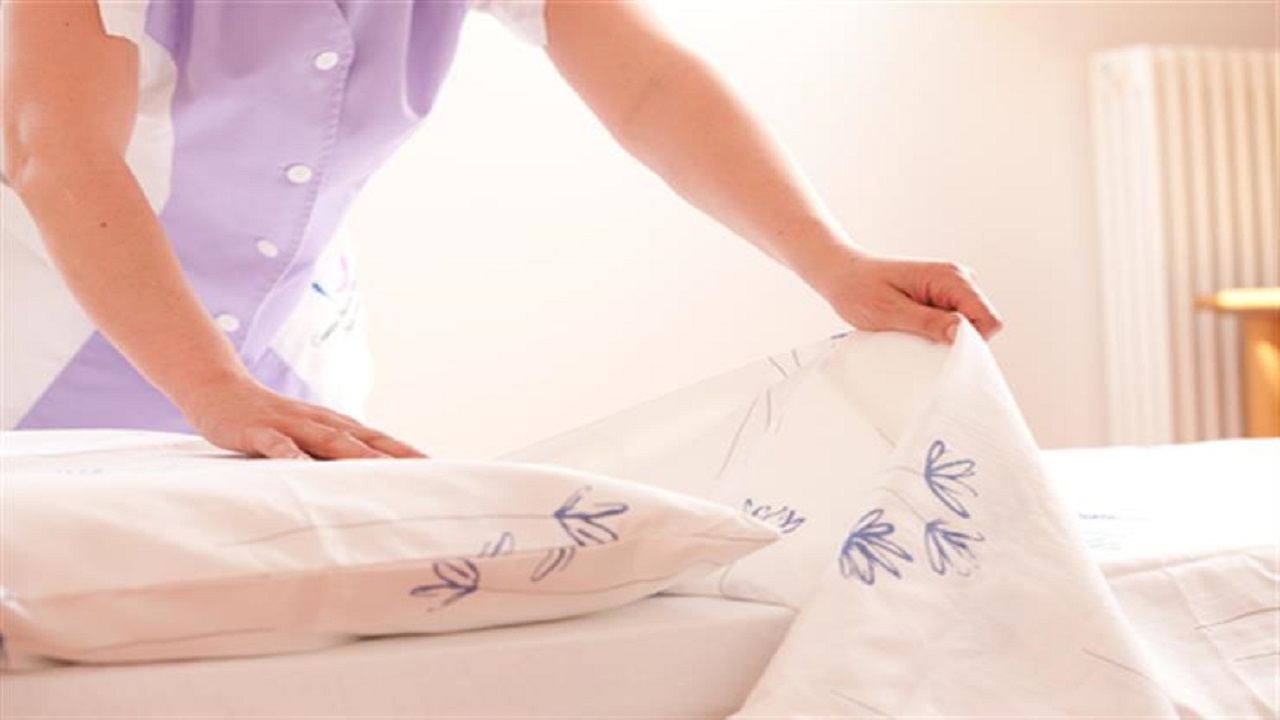 دراسة تحذر من عدم تغيير ملاءات السرير &#8220;تحتوي على بكتيريا أكثر من المرحاض&#8221;