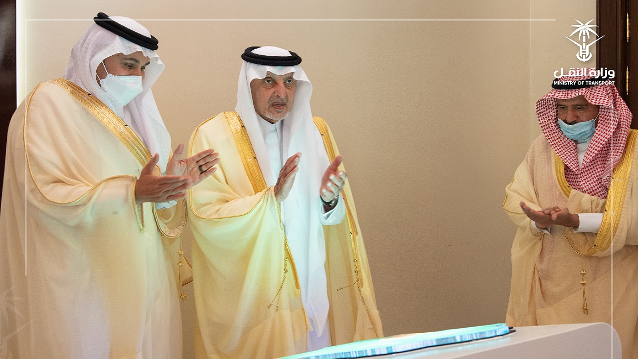 أمير مكة يطلق 8 مشروعات للطرق بمحافظات المنطقة