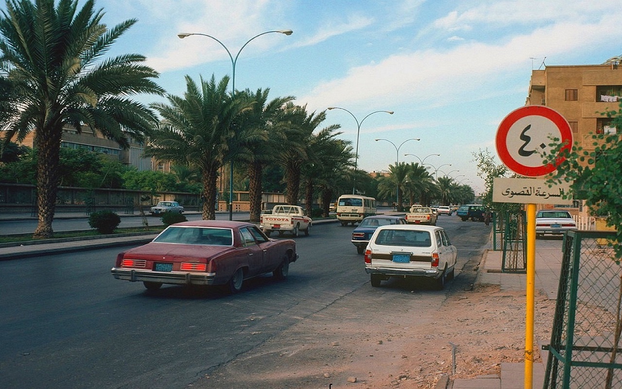 شاهد.. السرعة القصوى على طريق المطار القديم عام 1400هـ