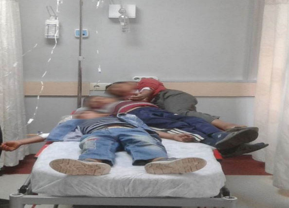 3 أطفال يتلقون علاجهم في نفس السرير بمستشفى حكومي بتركيا &#8220;صور&#8221;