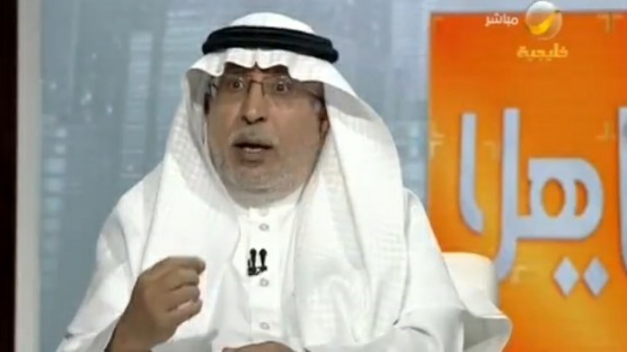بالفيديو.. رئيس جامعة الإمام محمد بن سعود يفاجئ الطلاب:&#8221; الاختبارات النهائية ستكون عن بُعد &#8220;