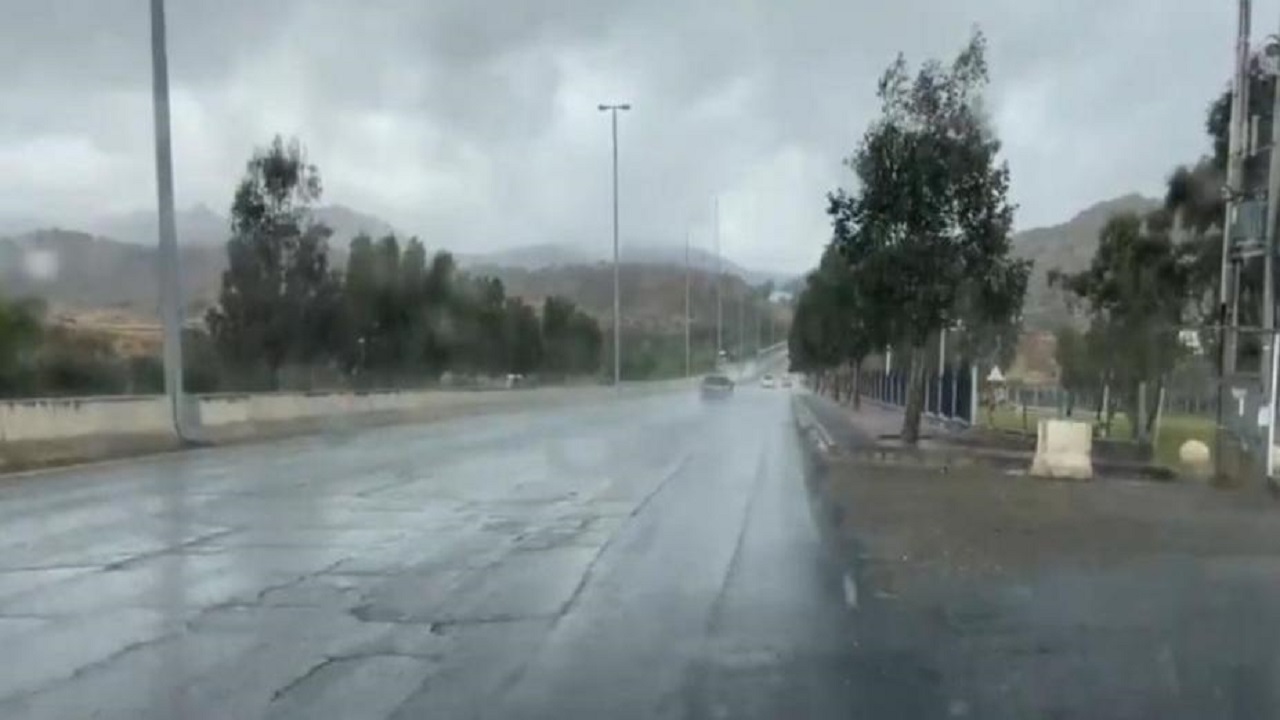 تنبيه بهطول أمطار على أجزاء متفرقة في الرياض