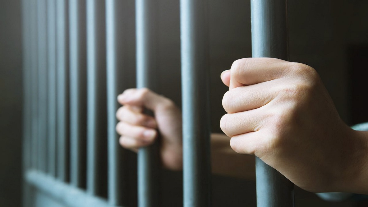 السجن 40 عاما لزعيم عصابة للابتزاز الجنسي