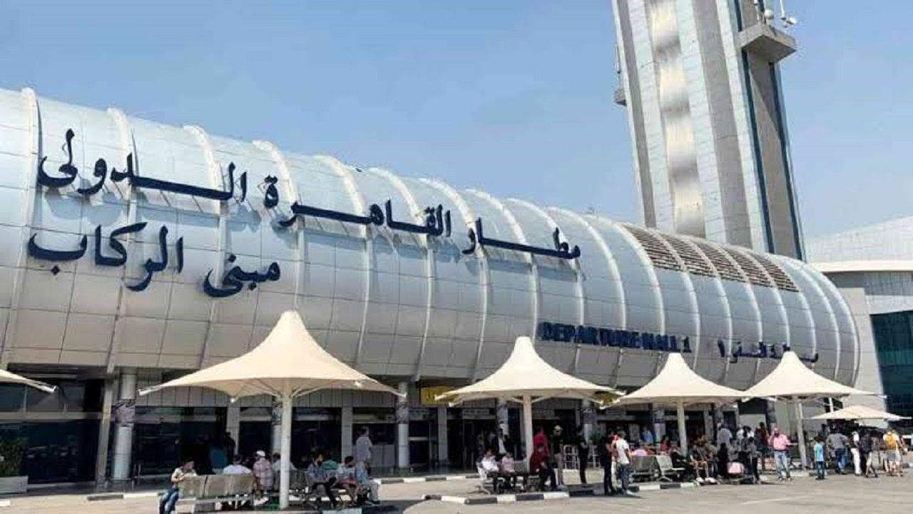 ضبط طائرة تجسس لدى مسافر في مطار القاهرة