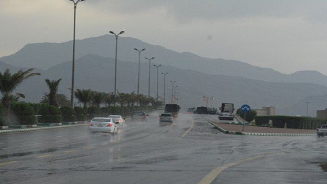 الأرصاد: هطول أمطار متوسطة إلى غزيرة على منطقة عسير