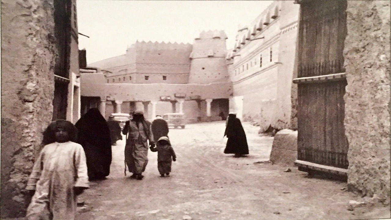 شاهد.. صورة نادرة لقصر الحكم بالرياض 