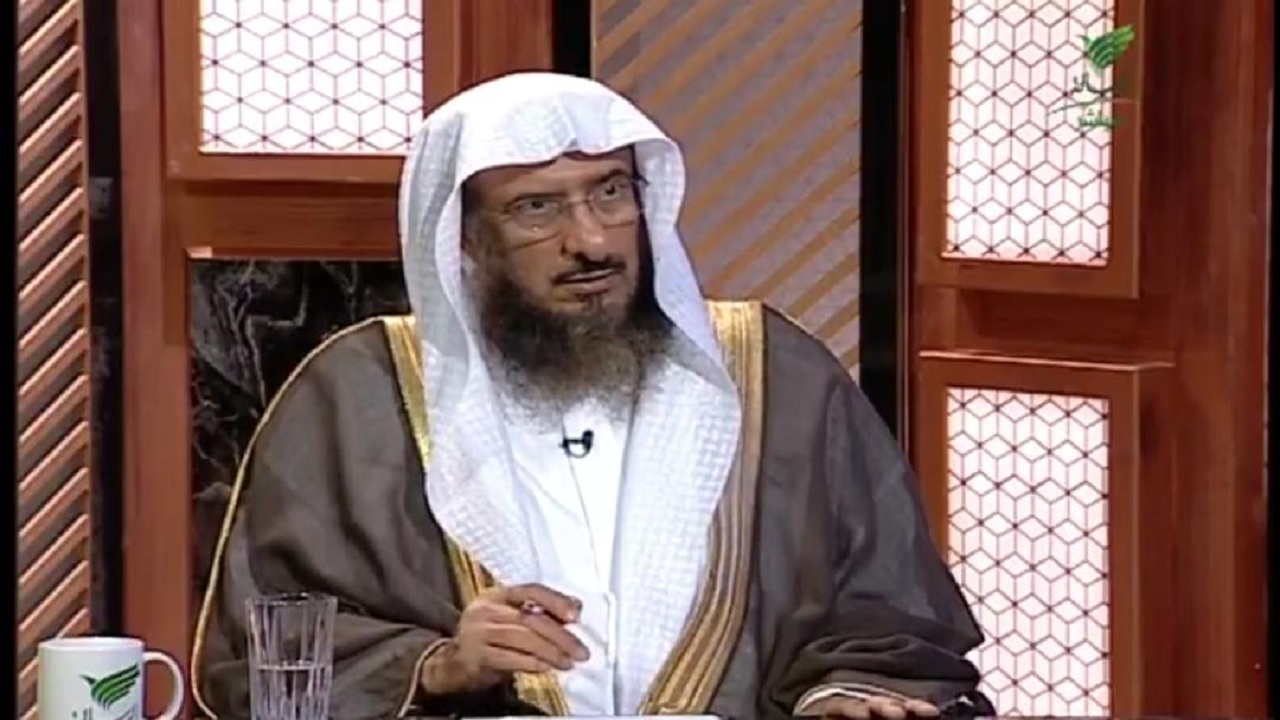 بالفيديو.. الشيخ الماجد يوضح حكم من اكتشف بعد الصلاة أن في ثيابه نجاسة