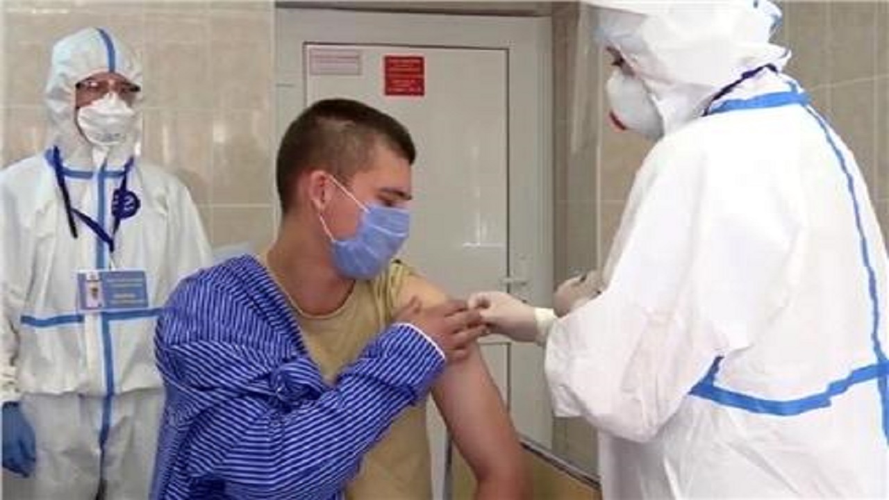 انطلاق حملة التطعيم الجماعي ضد كورونا في روسيا