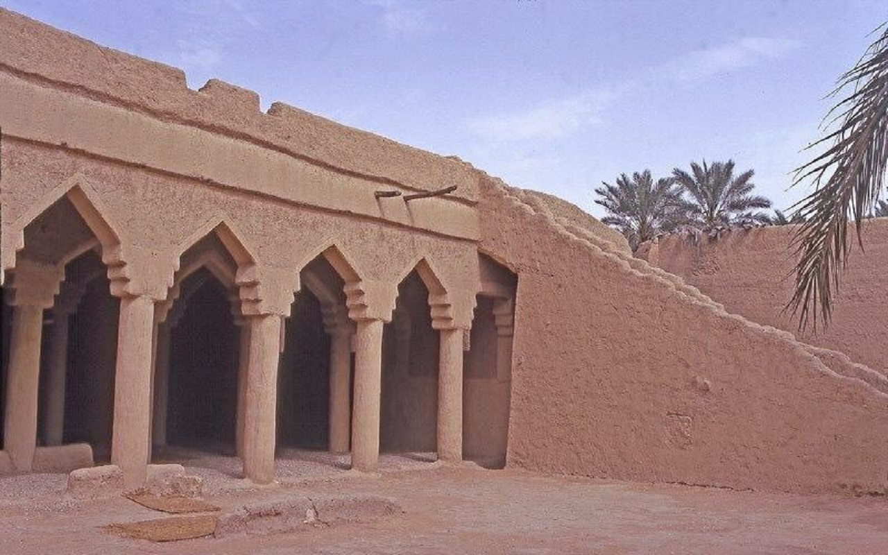 مساجد نجد الطينية الجميلة عام 1394هـ